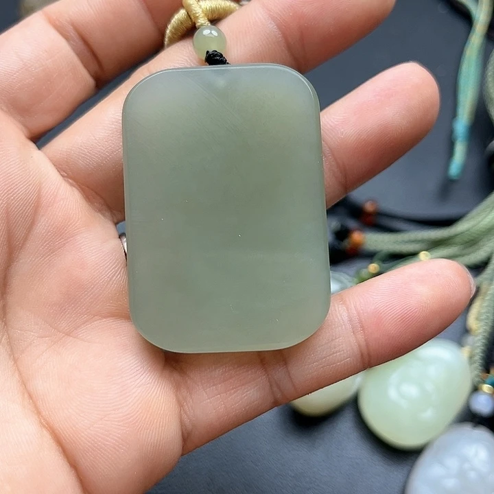 【闪购商品】颈饰未镶嵌和田玉