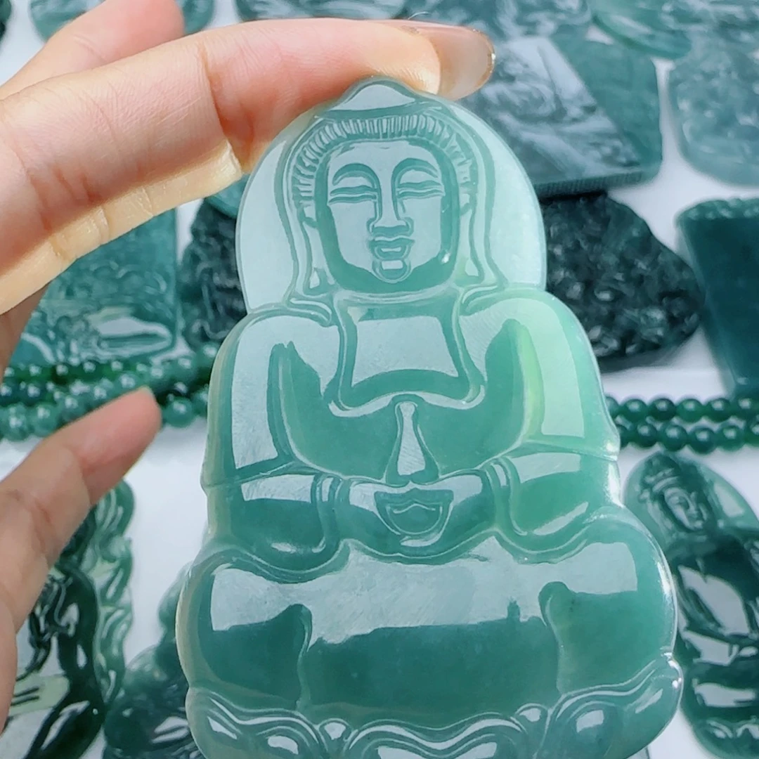 翡翠未镶嵌颈饰多样性发货天然的A货翡翠