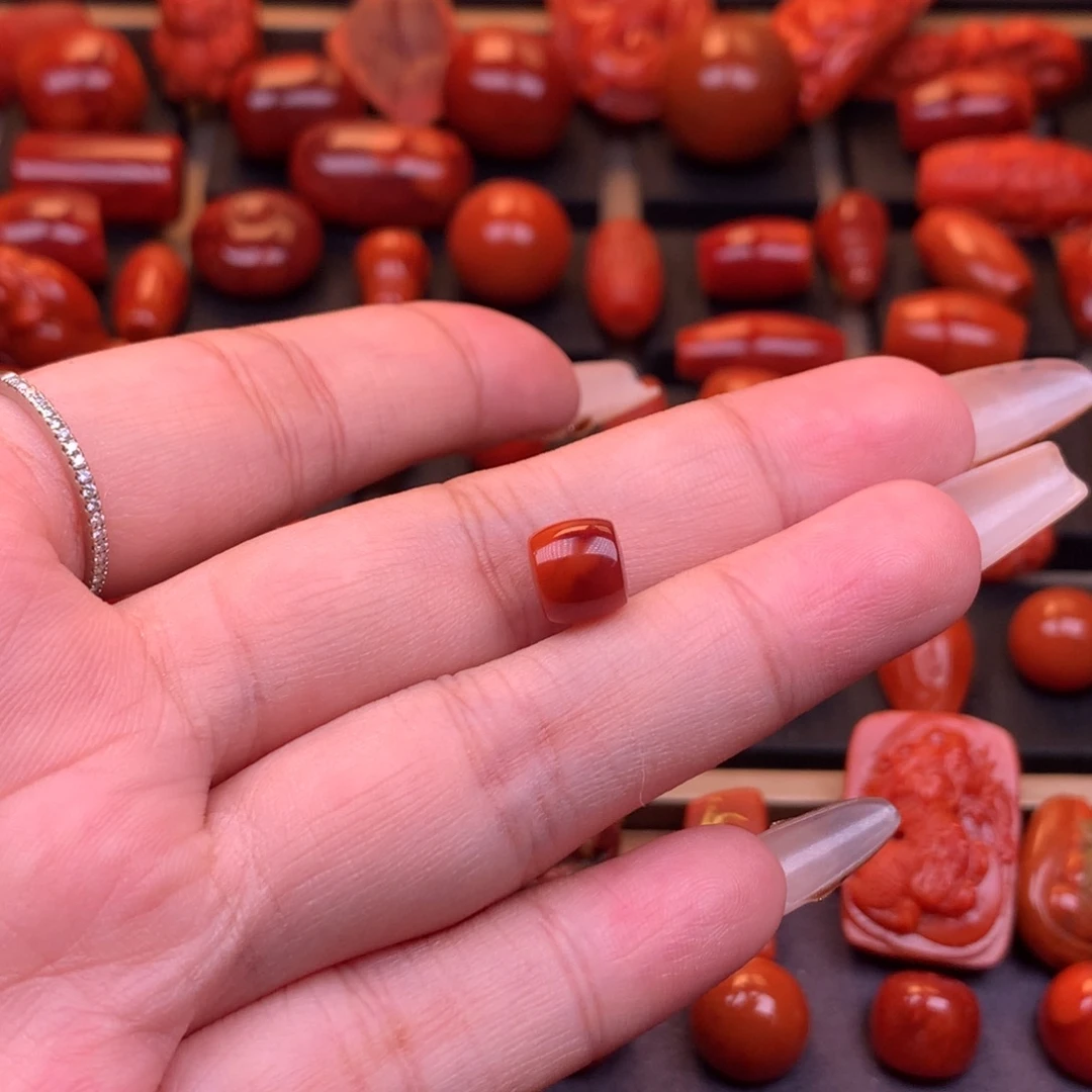 刘***园南红玛瑙未镶嵌川料直切单珠8mm