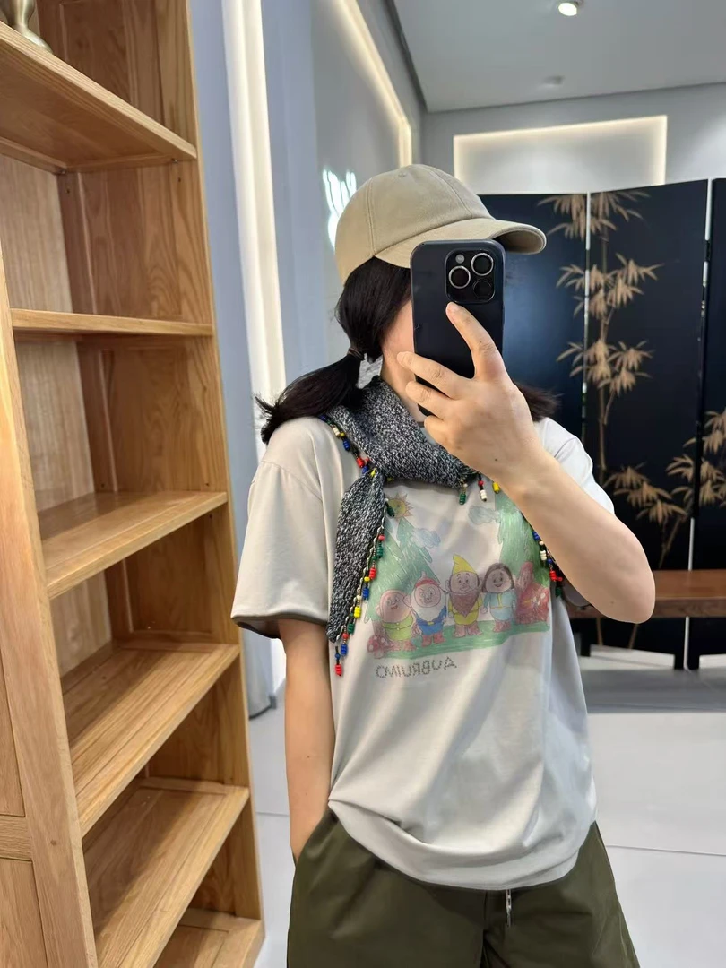 AUBRUINO 原创设计2025秋冬新款手绘印花俏皮可爱小矮人包边T