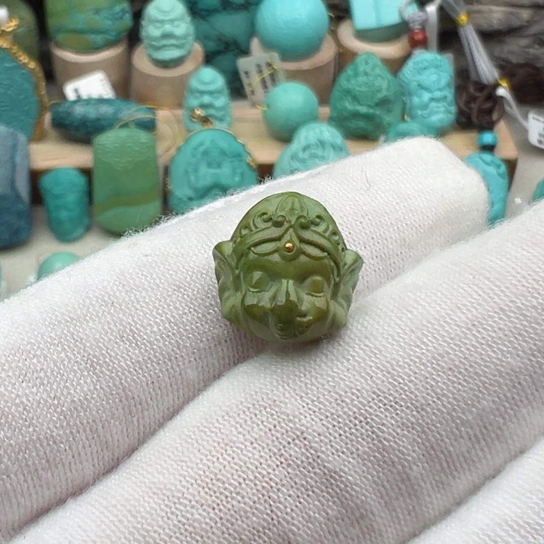 绿松石配饰未镶嵌