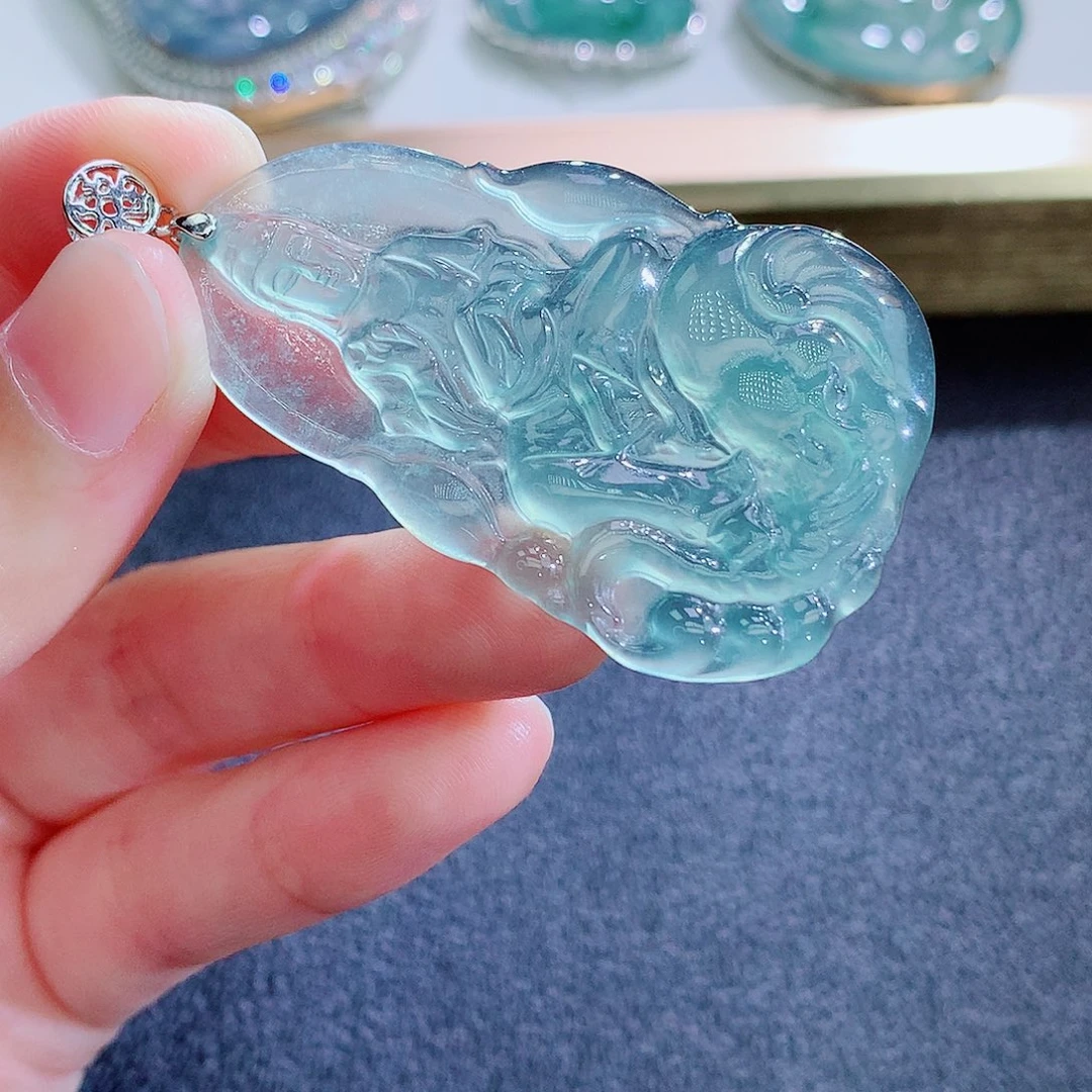 翡翠未镶嵌颈饰翡翠