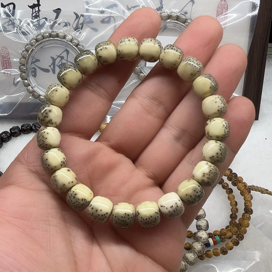星月菩提手串10绿背氧化河豚