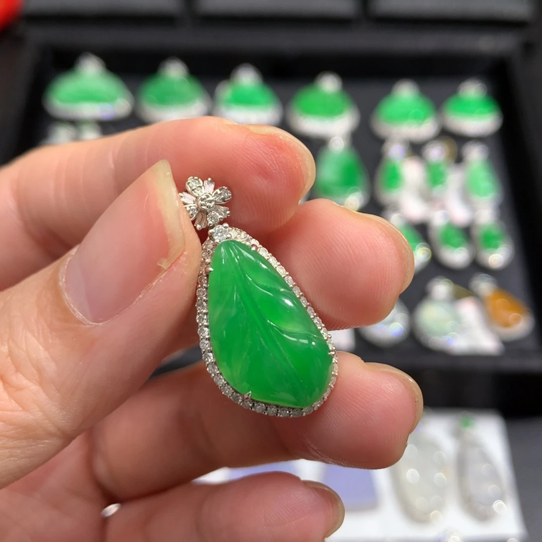 翡翠18K金镶嵌吊坠(不含链)