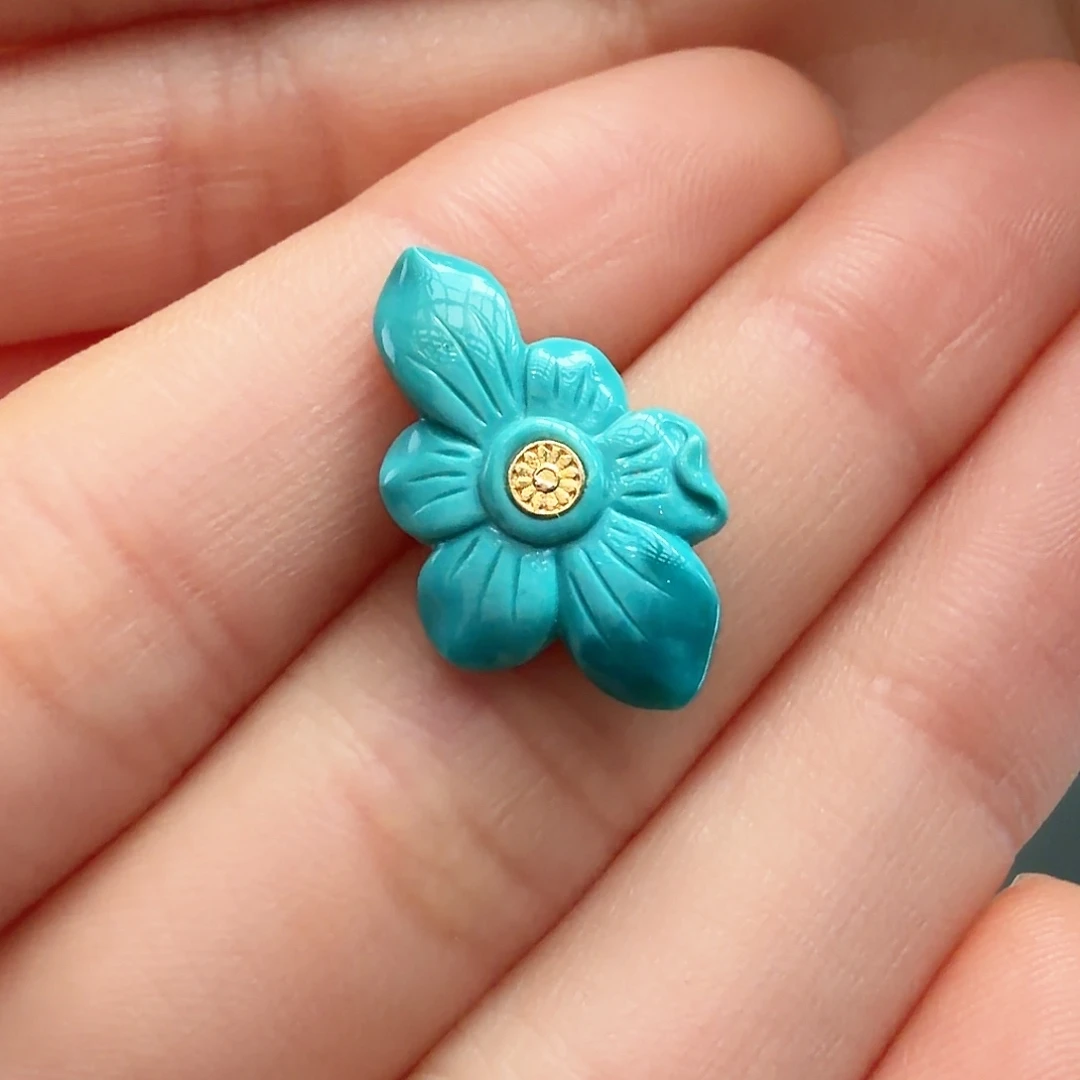 绿松石未镶嵌颈饰