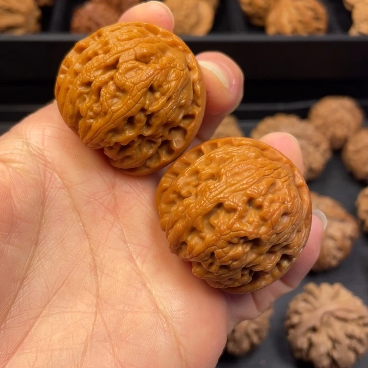 吊坠文玩核桃突突你是最可爱