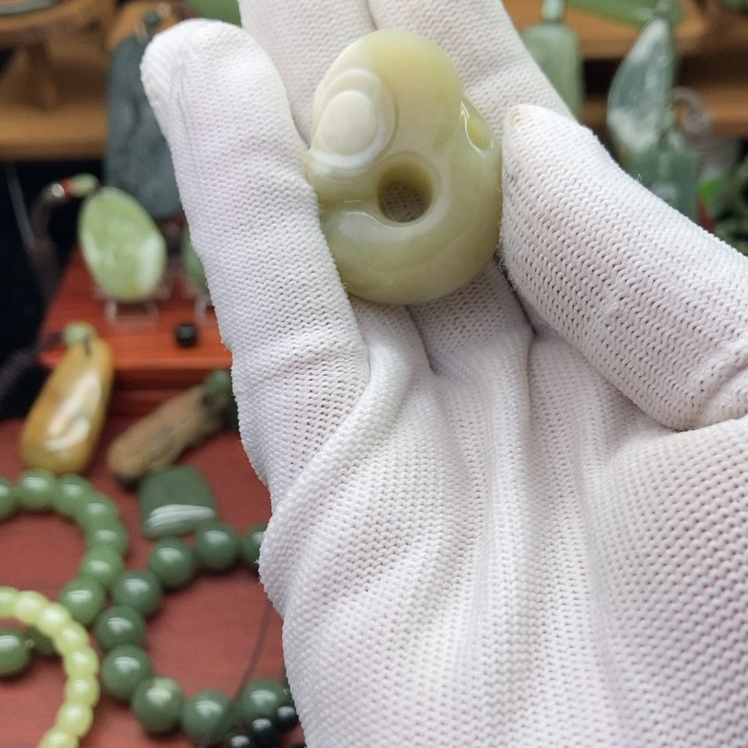 岫岩老玉（透闪石质玉）未镶嵌颈饰