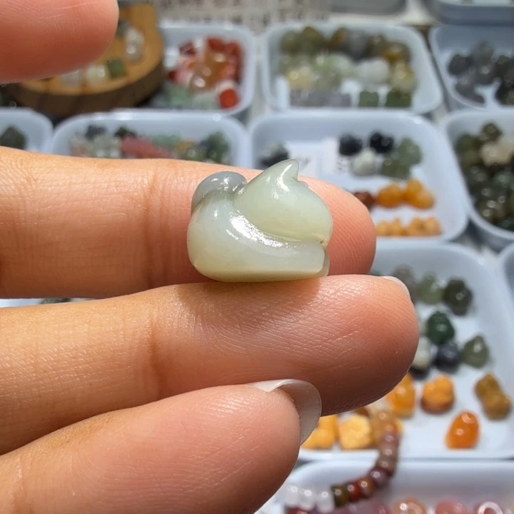 杨****和田玉未镶嵌珠宝半成品