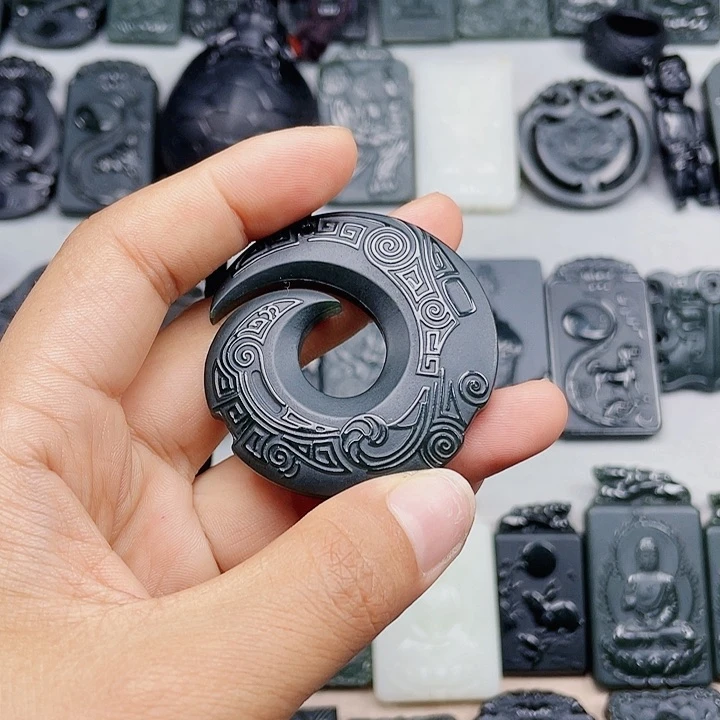 和田玉未镶嵌颈饰