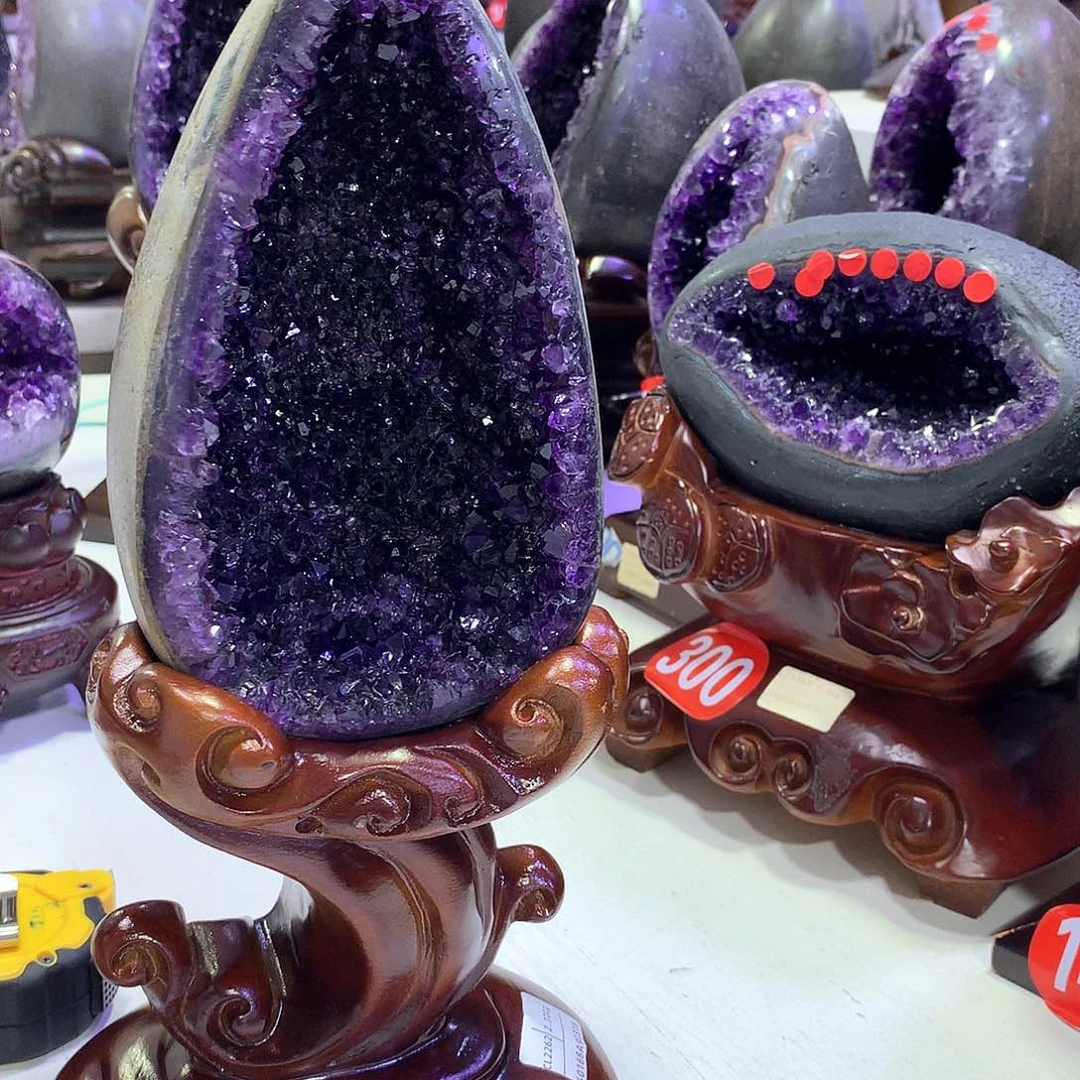 织绣乌拉圭紫水晶