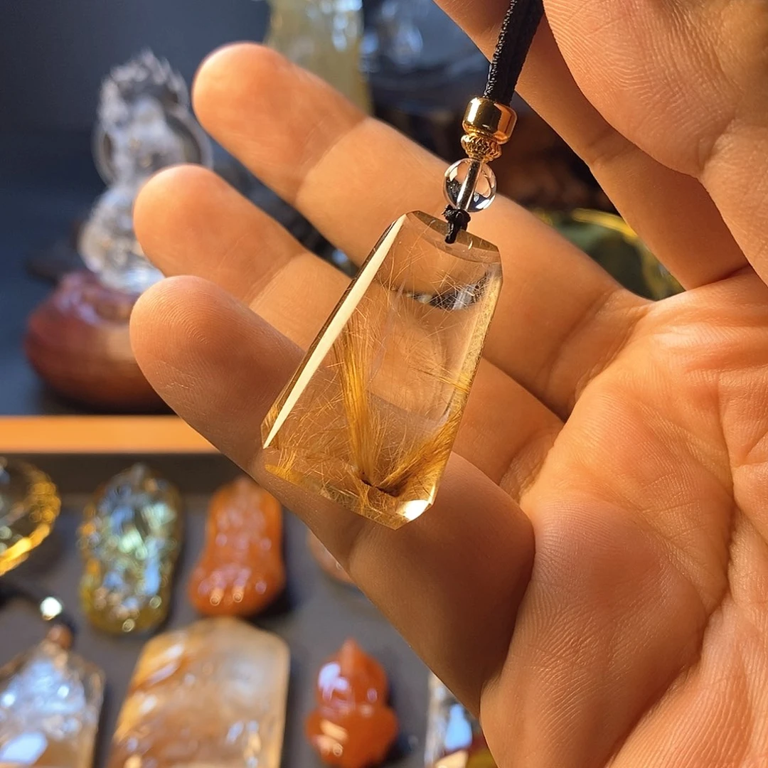 未镶嵌颈饰水晶发晶