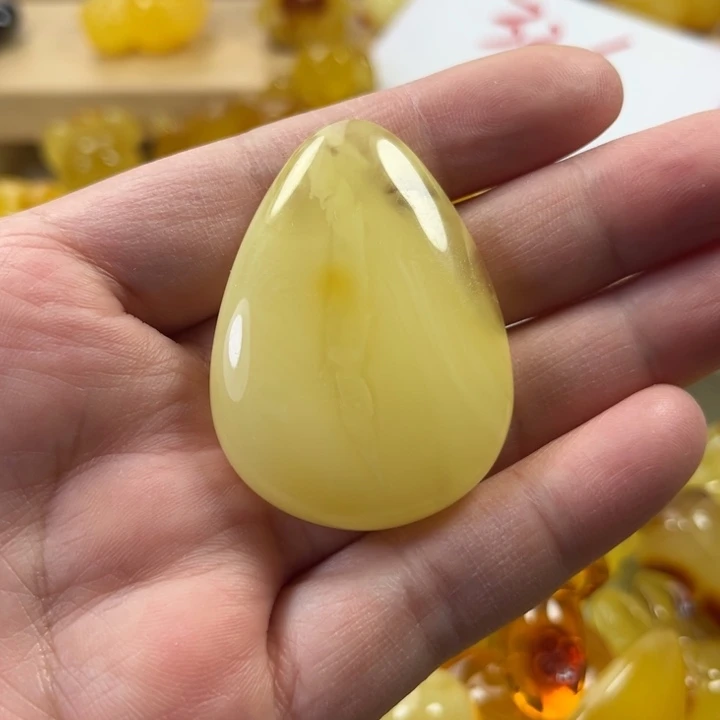 琥珀颈饰未镶嵌琥珀蜜蜡