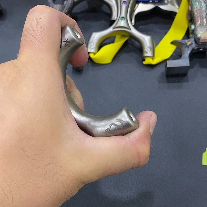 庆***春90叉角羚不锈钢带卡球