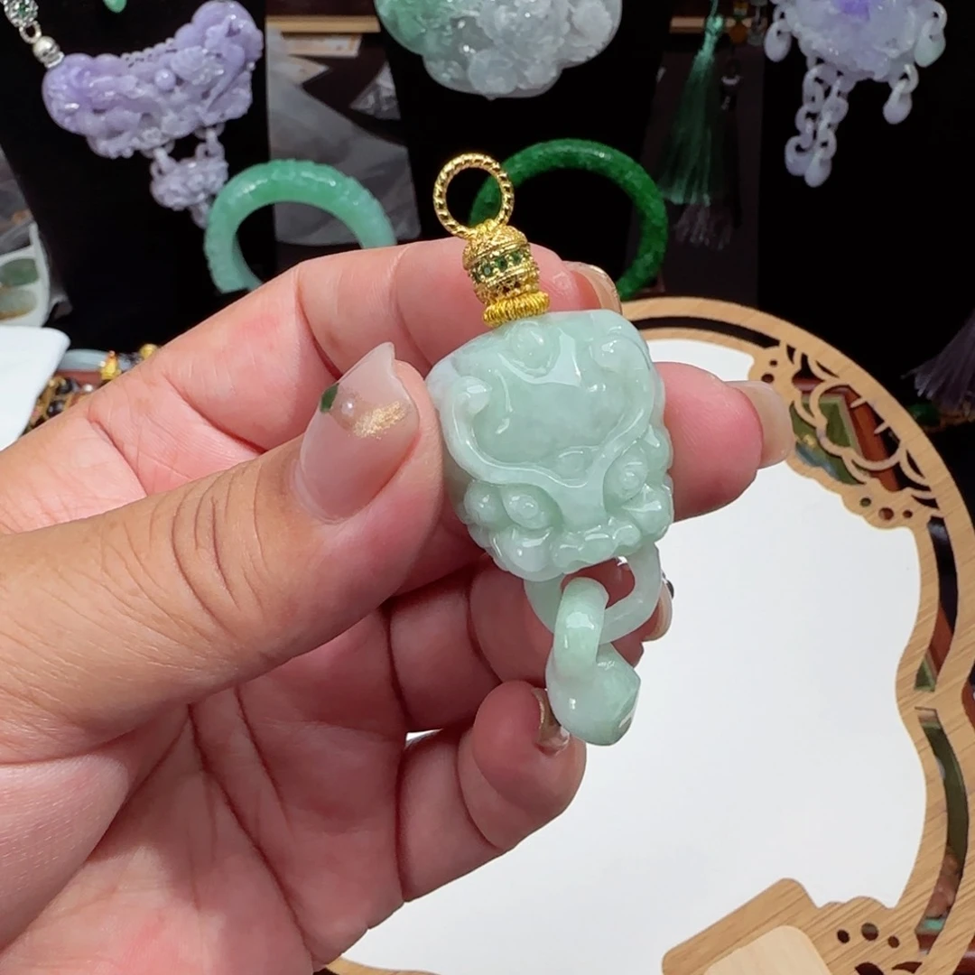 翡翠未镶嵌颈饰仿古