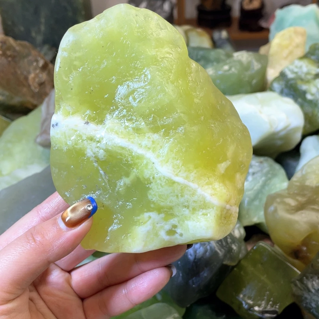 蛇纹石玉未镶嵌中国四大名玉简易