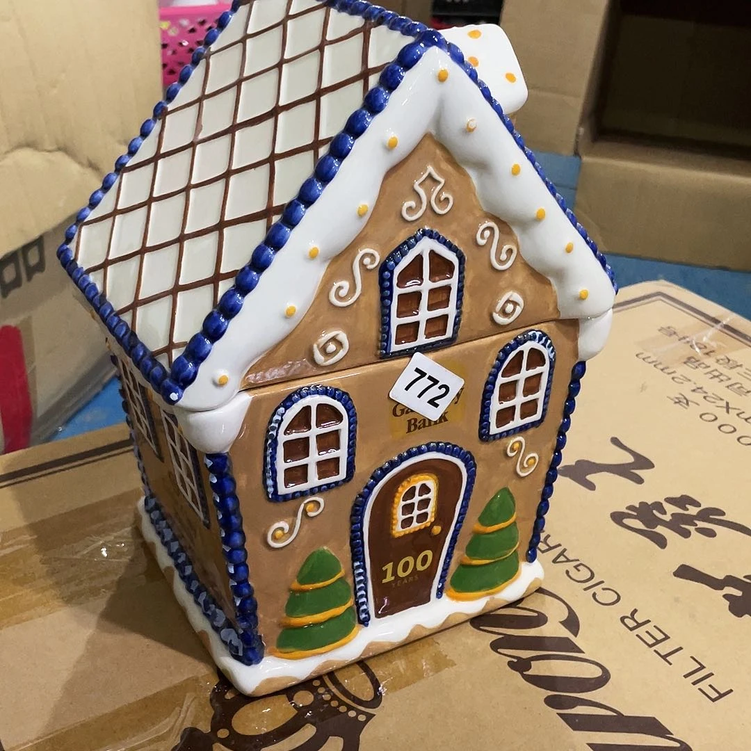 摆件  磕碰。瑕疵。