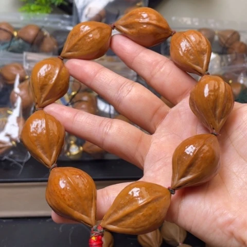 手串/手链橄榄核2.4/100。长子弹头