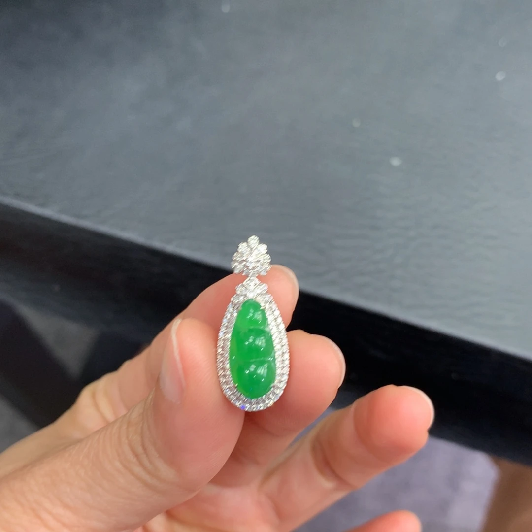 吊坠(不含链)18K金镶嵌翡翠