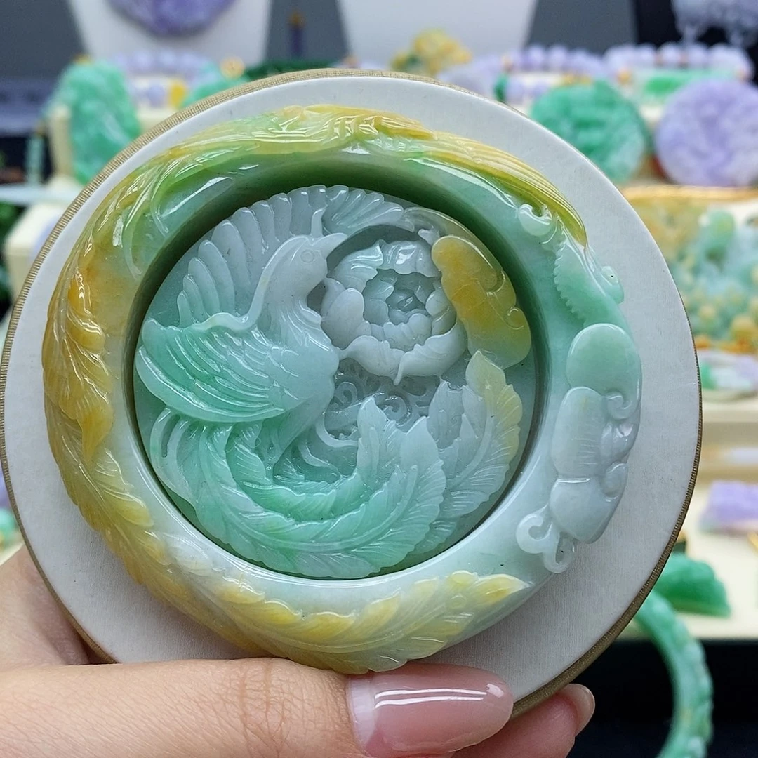 蝶***舞翡翠未镶嵌吊坠(不含链)
