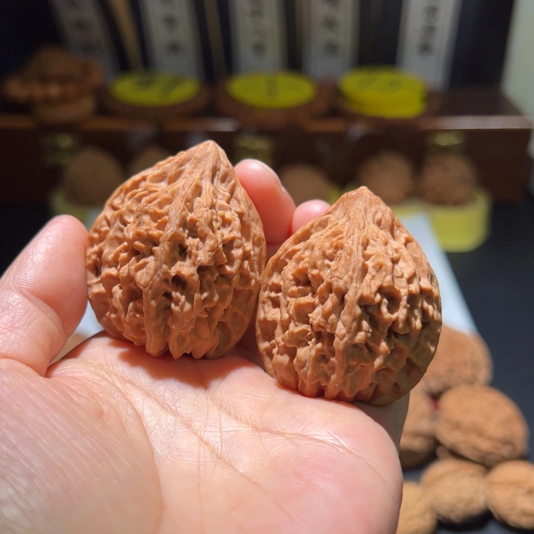 常***青把件文玩核桃苍山
