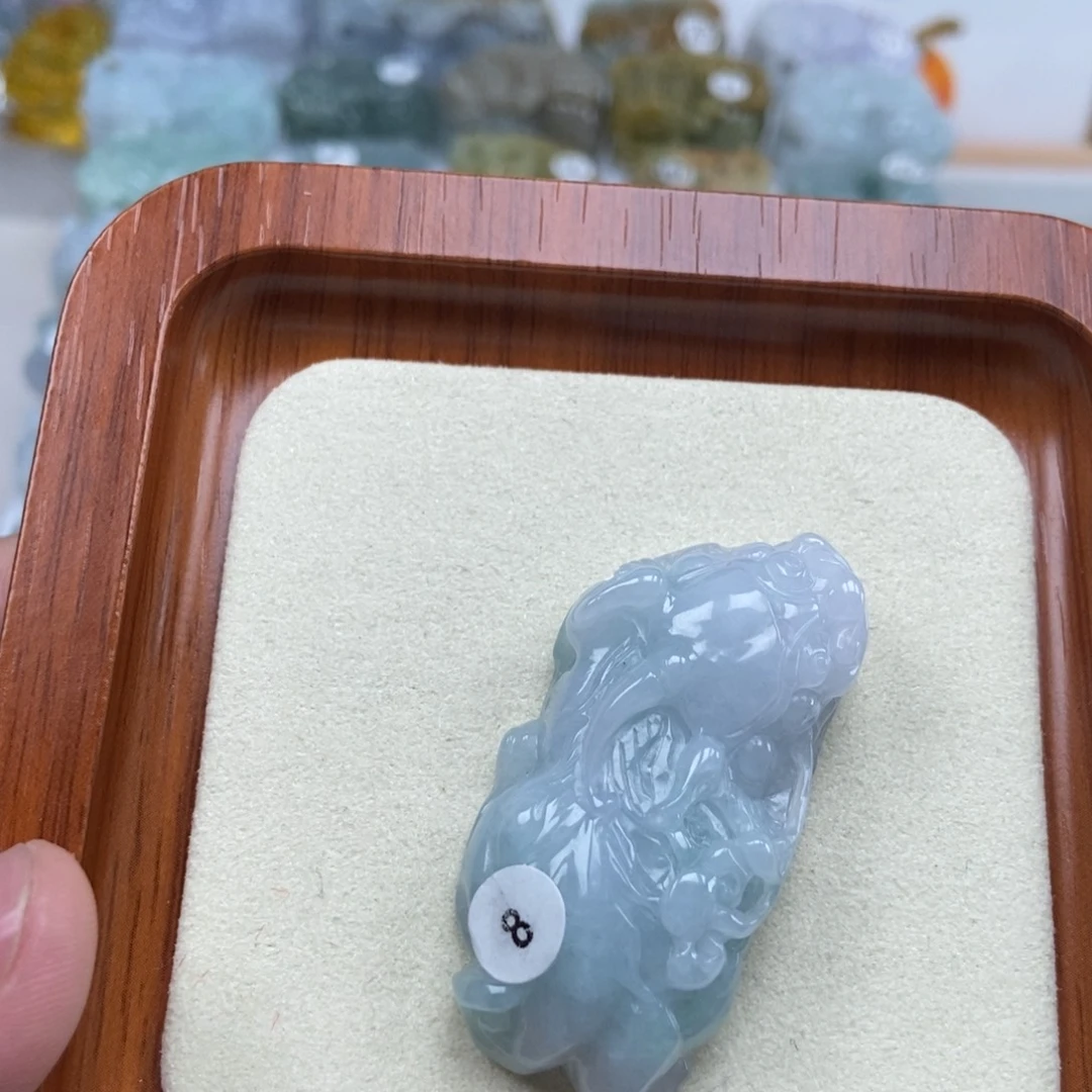 滇***业吊坠(赠链)未镶嵌翡翠如意貔貅吊坠