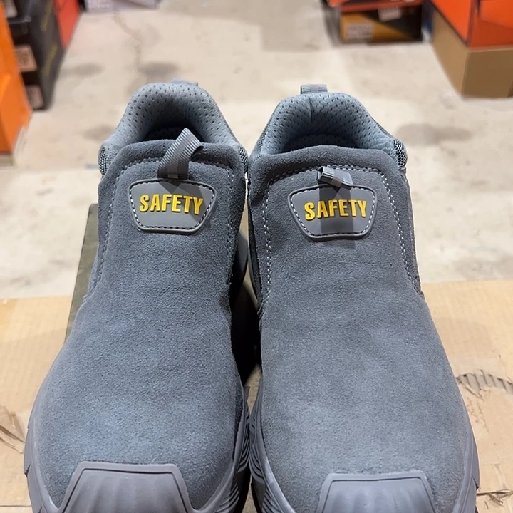 编码。085号。  40码微瑕防砸防刺劳保鞋