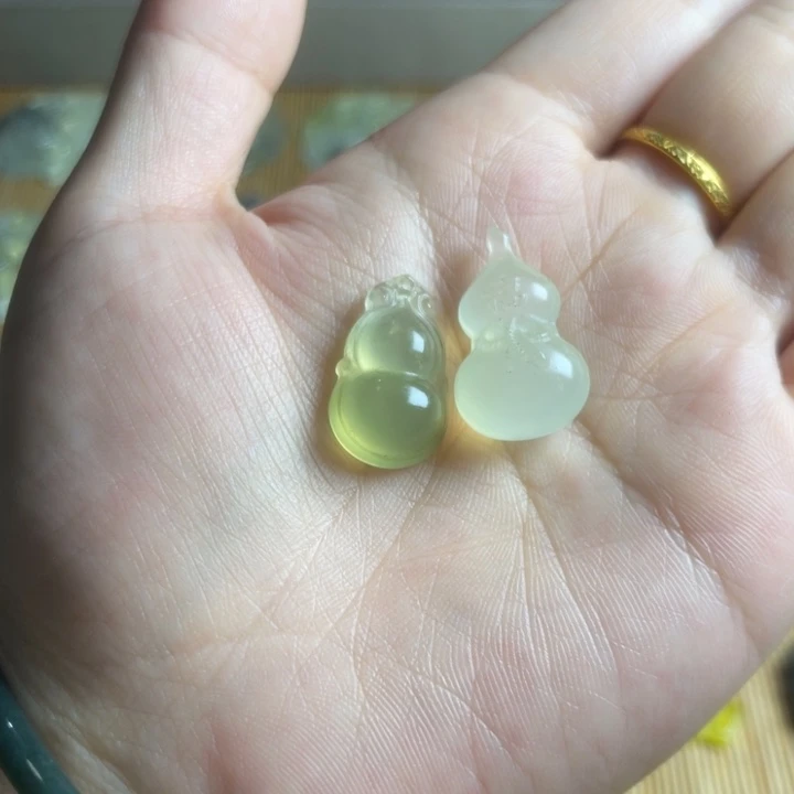 c***n蛇纹石玉未镶嵌颈饰