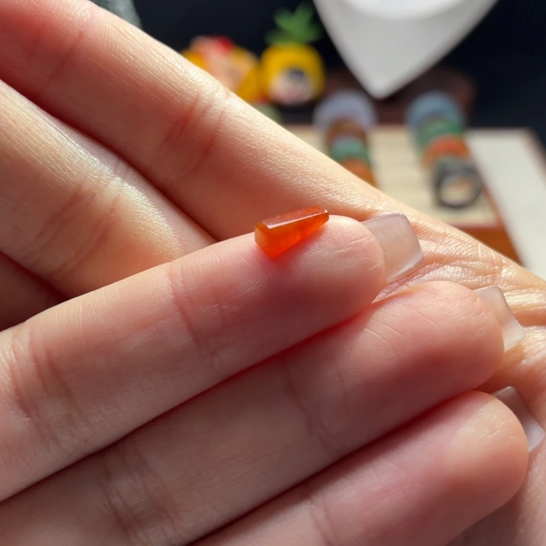 颈饰未镶嵌翡翠冰橘红 有色根