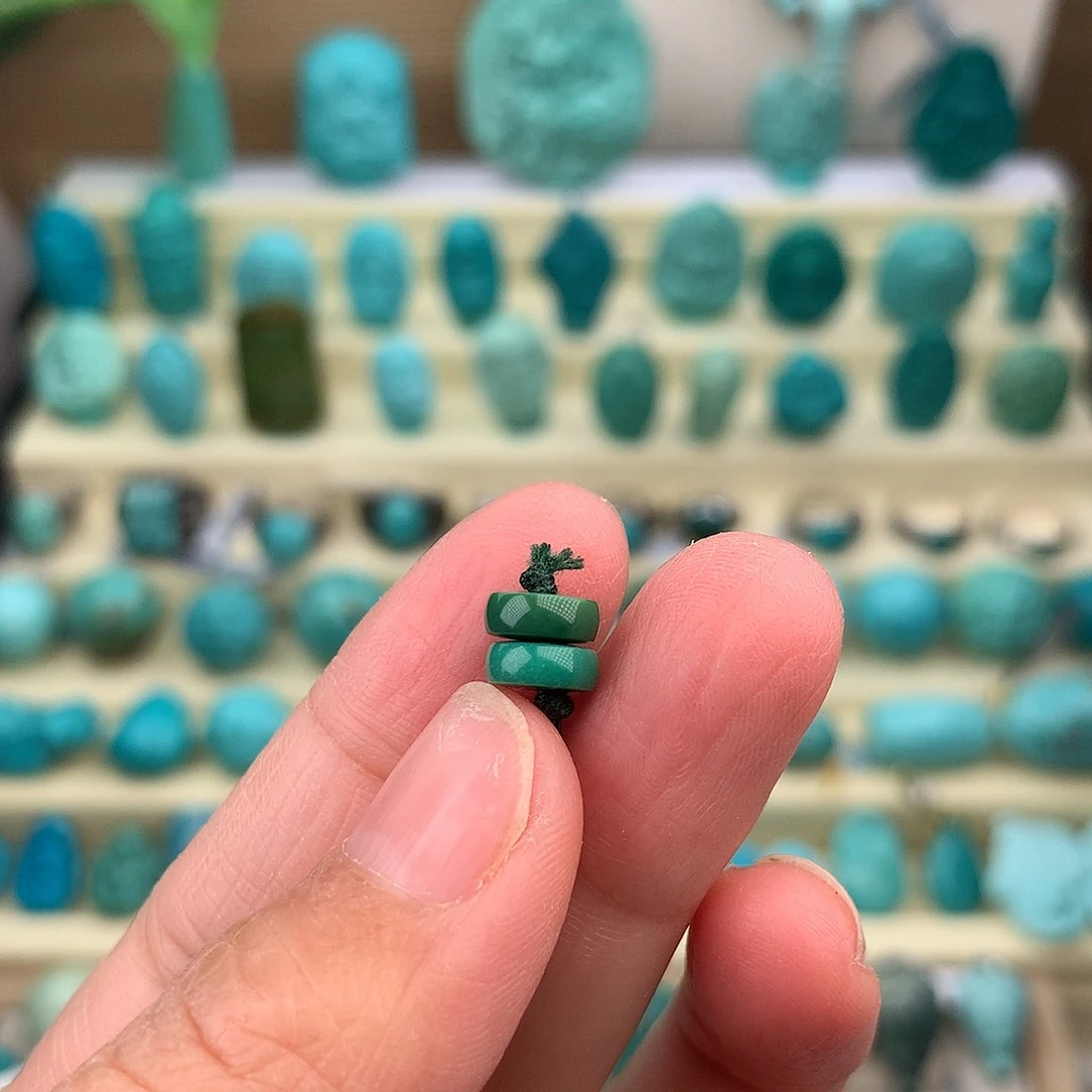 绿松石未镶嵌珠宝奇石7