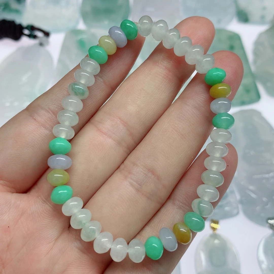 翡翠未镶嵌颈饰女神手串