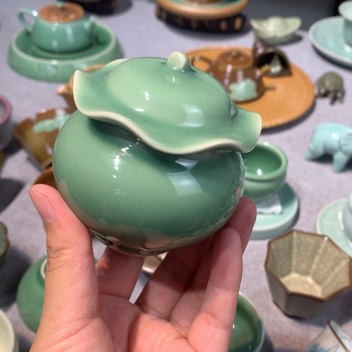 龙泉青瓷茶叶罐罐
