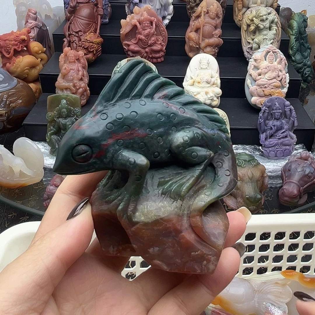 颈饰未镶嵌石英质玉
