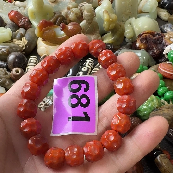 淡***然玛瑙/玉髓未镶嵌颈饰