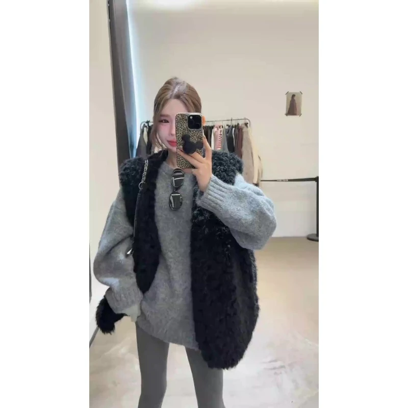 MARIE.COCO2025秋冬新款毛绒时尚高级马甲外套内搭灰色针织衫套装