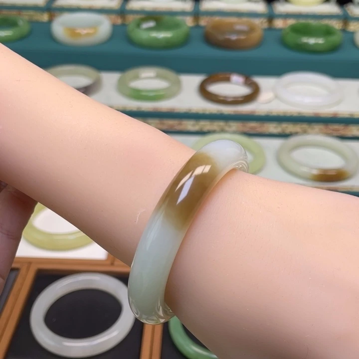 和田玉手镯未镶嵌55