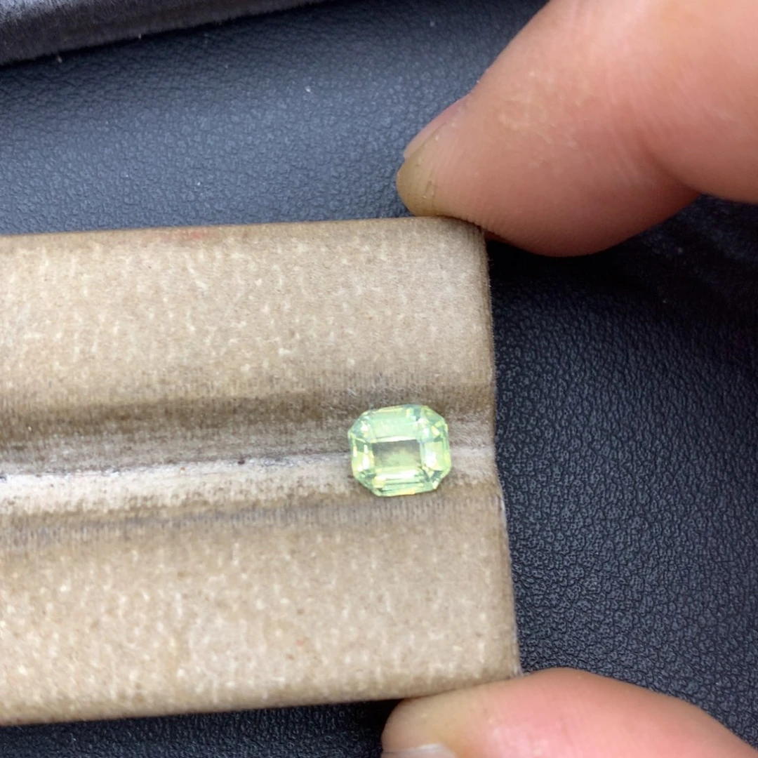 裸石金绿宝石1.37ct