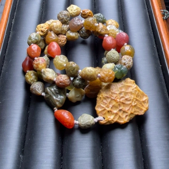 玛瑙/玉髓颈饰未镶嵌