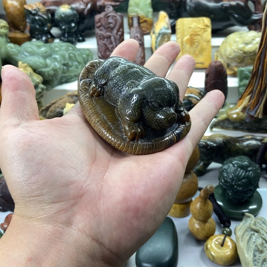 岫岩河磨玉（透闪石质玉）未镶嵌把件