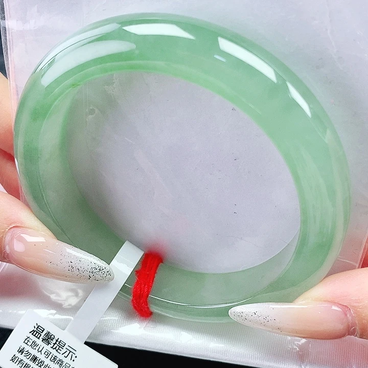 翡翠未镶嵌手镯54圈