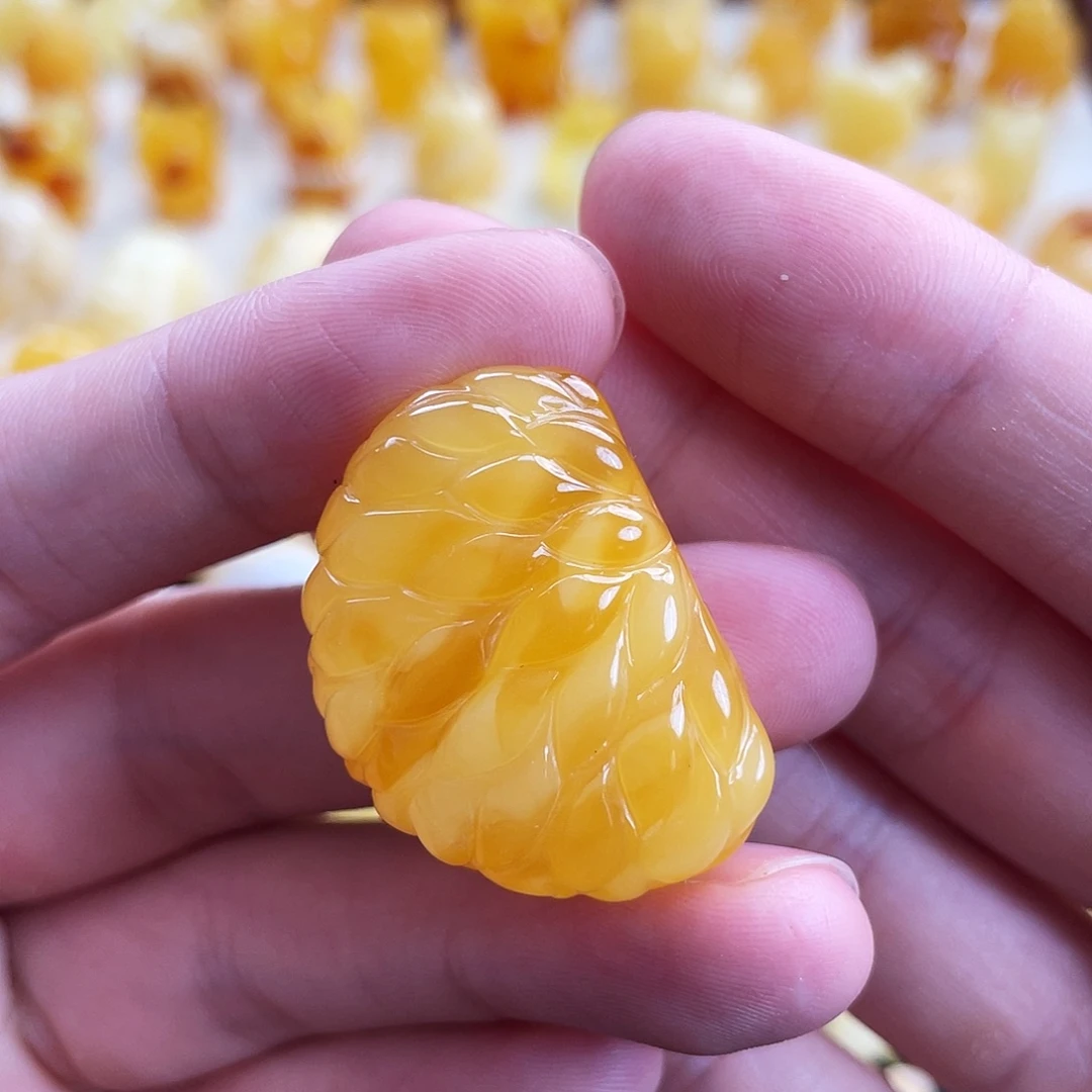 琥珀未镶嵌珠宝奇石