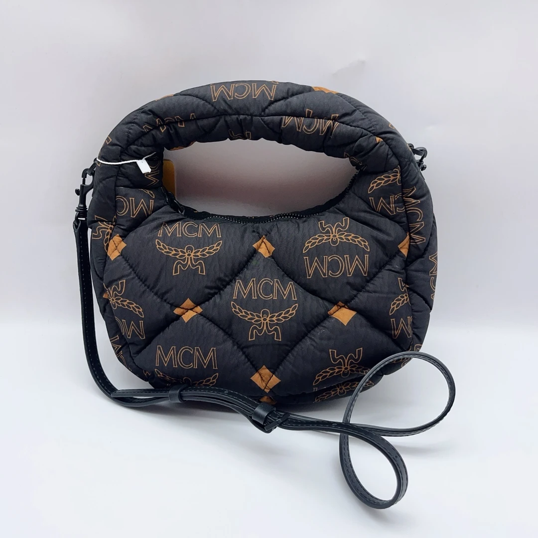 95新 MCM 黑色泡芙hobo包 1379 7676