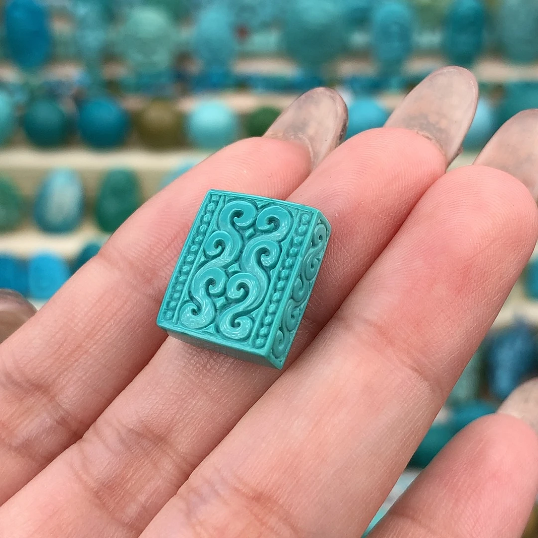 绿松石未镶嵌珠宝奇石