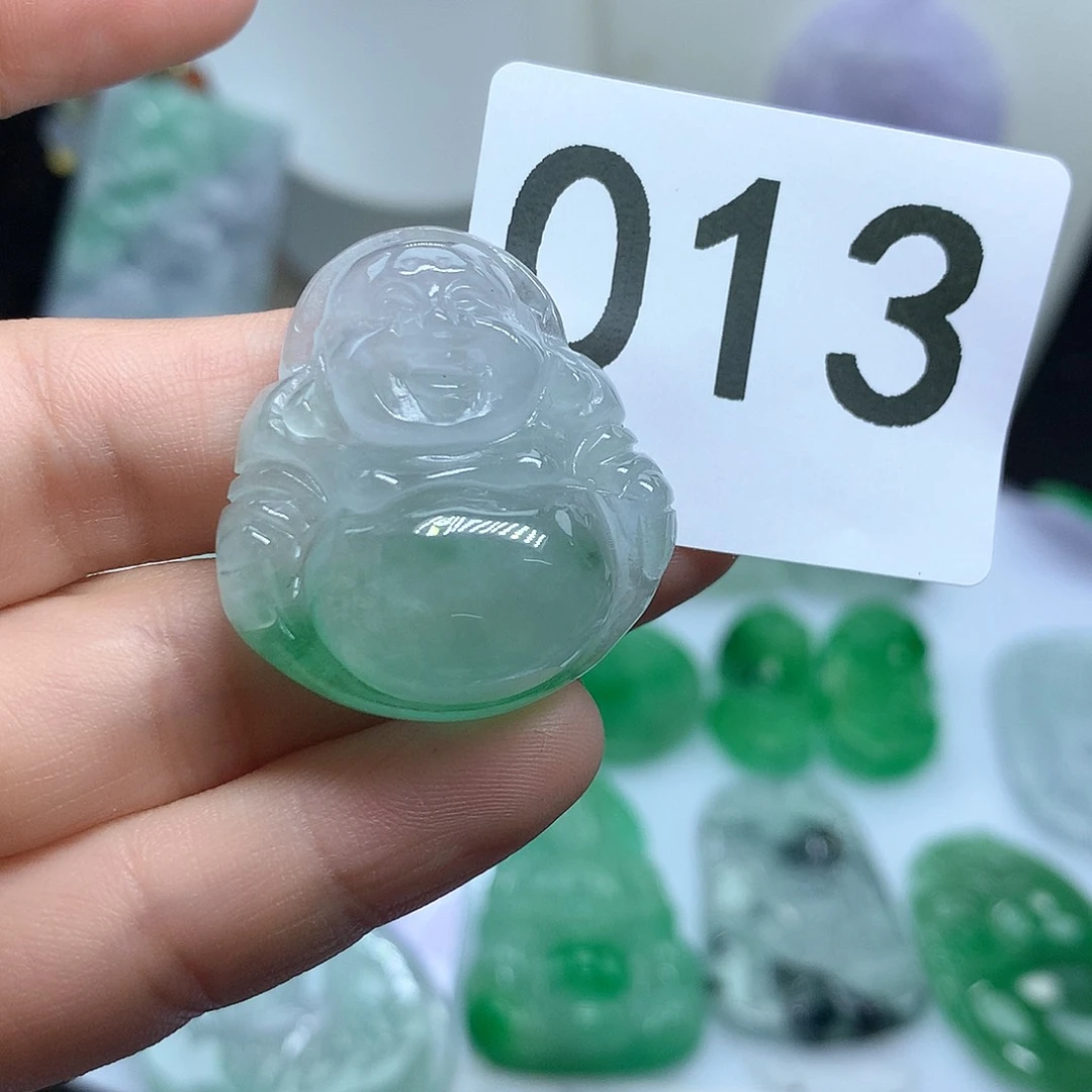 翡翠吊坠(赠链)未镶嵌