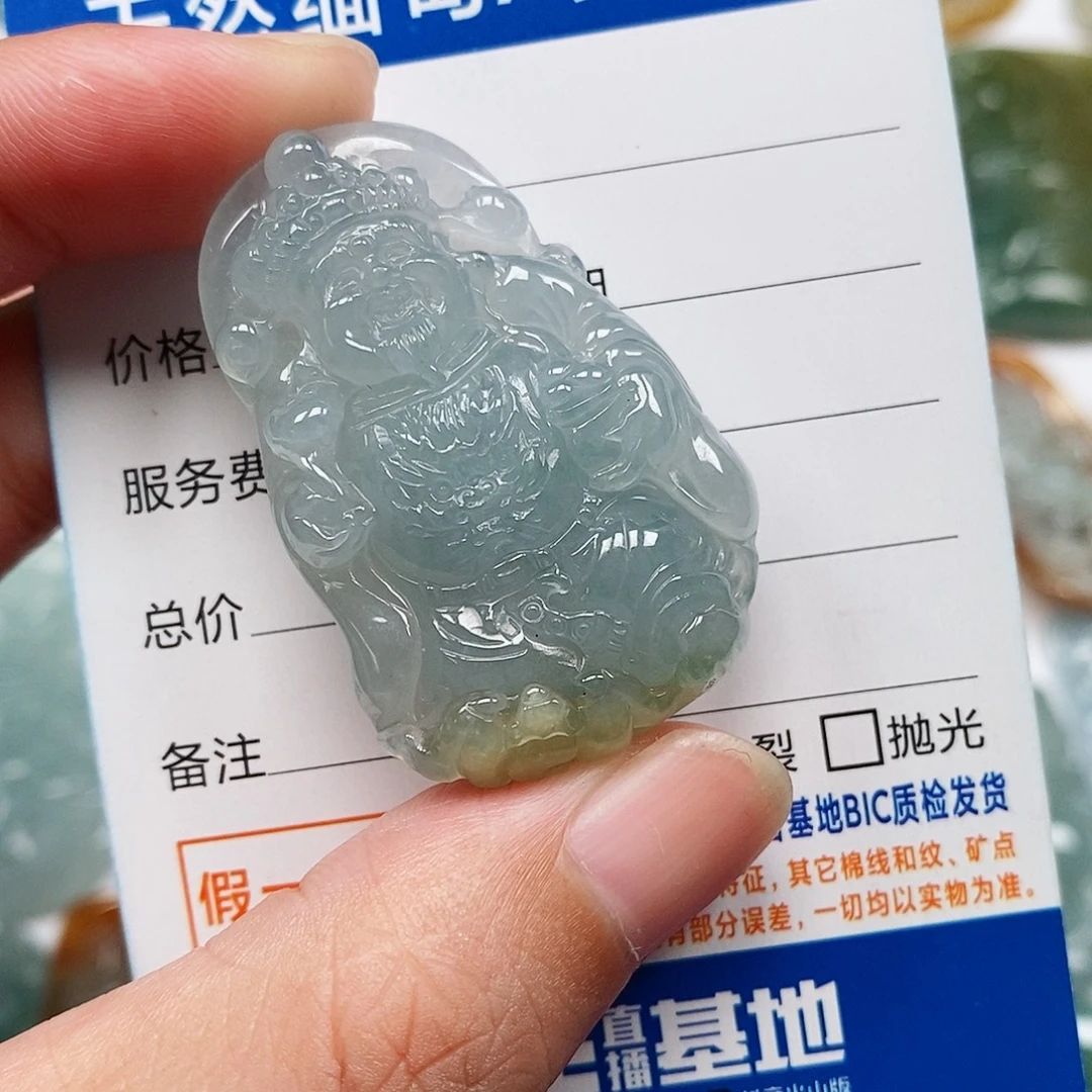 翡翠未镶嵌颈饰财神
