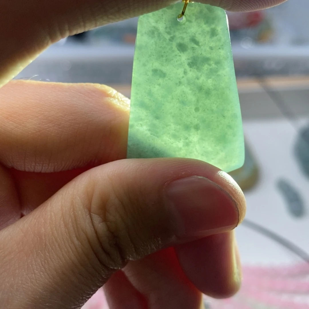 翡翠未镶嵌颈饰翡翠多其样发其一