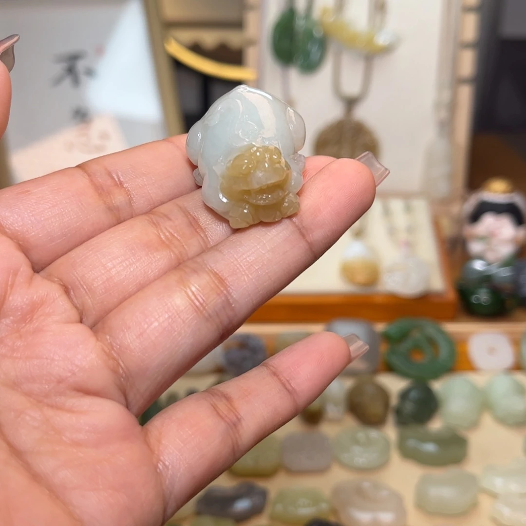 和田玉颈饰未镶嵌叫**吧