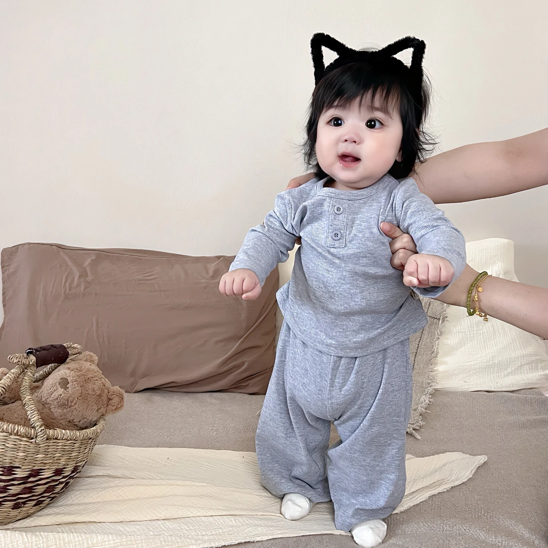 婴儿衣服秋款韩系小童坑条长袖T恤阔腿裤分体两件套宝宝外出套装