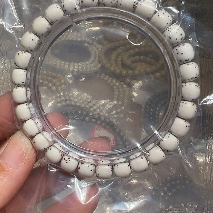 吊坠星月菩提海南原生态7/8原白河豚