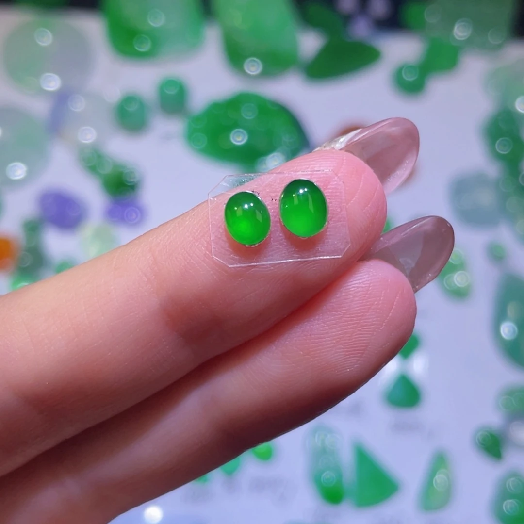 翡翠未镶嵌颈饰裸石