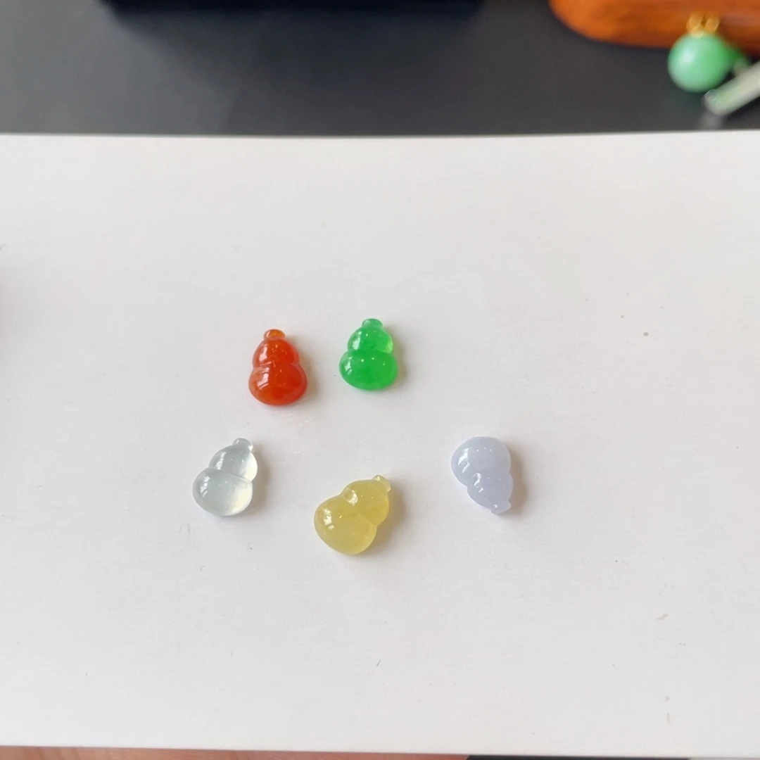 小***虎翡翠未镶嵌挂件翡翠珠宝翡翠珠宝